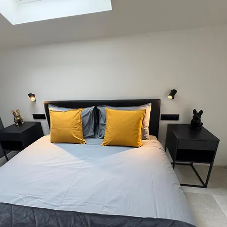 Le Loft Du Coiffeur Lägenhet Érezée